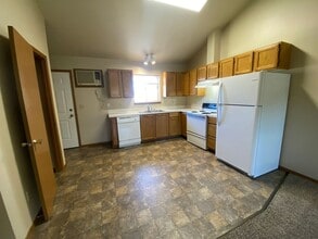 1001 E 19th Ave in Ellensburg, WA - Building Photo - Building Photo