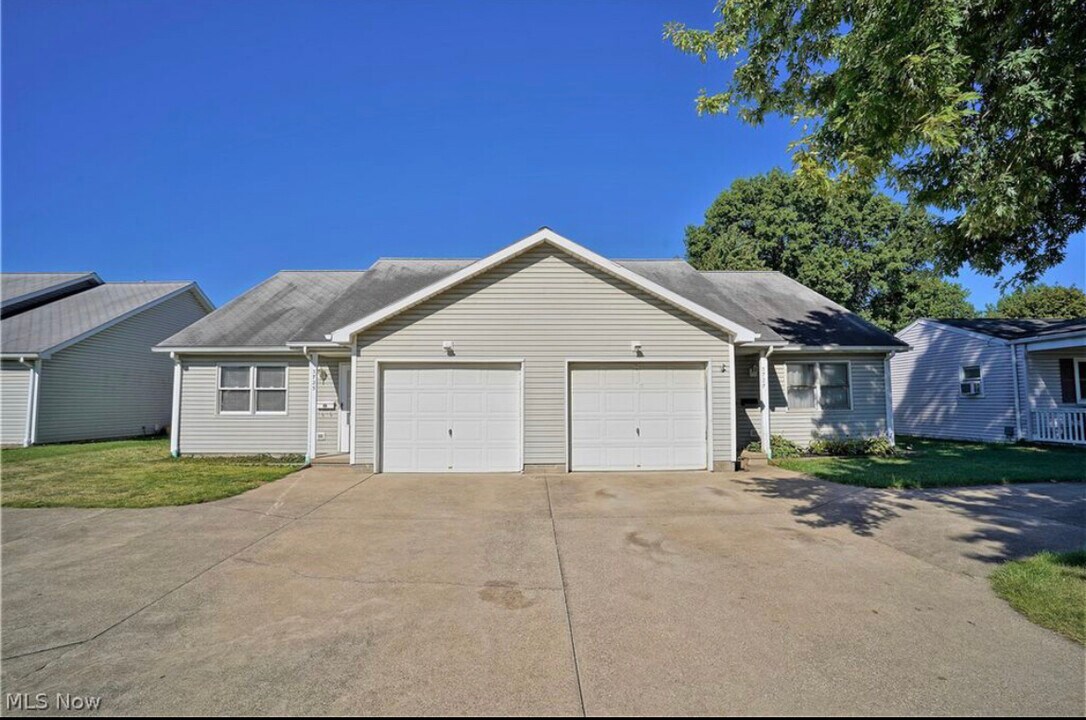 3727 Middlebranch Ave NE in Canton, OH - Building Photo