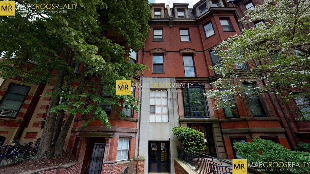 204 Beacon St, Unit 6 in Boston, MA - Foto de edificio