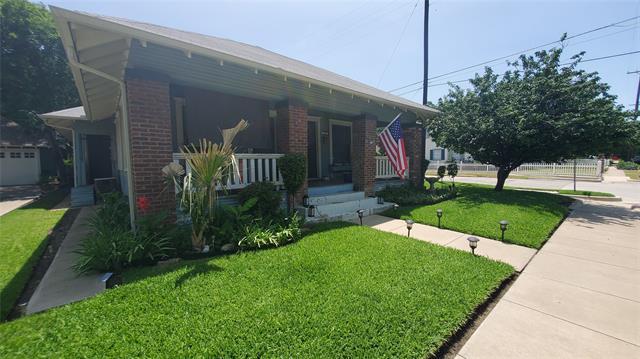 property at 1329 S Lake St