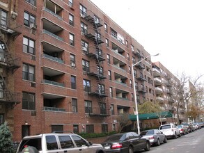 350 East 19th Street in Brooklyn, NY - Foto de edificio - Building Photo