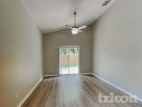 2143 Kaylas Ct, Unit 202 in Orlando, FL - Building Photo - Building Photo