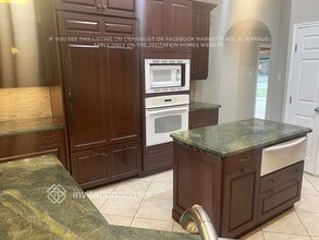 1350 Shrub Oak Dr in League City, TX - Foto de edificio - Building Photo