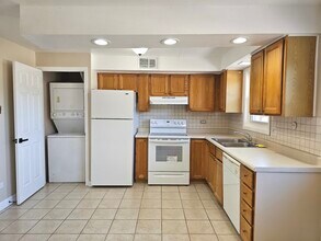 6862 W Lode Dr in Worth, IL - Foto de edificio - Building Photo