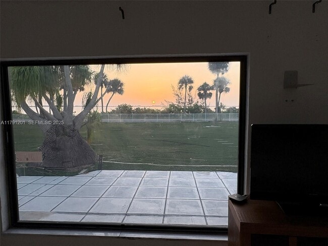 6003 S Indian River Dr in Fort Pierce, FL - Foto de edificio - Building Photo