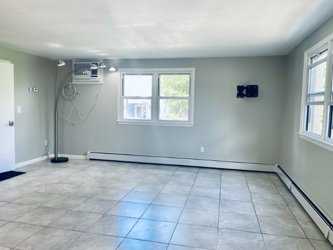 28 Kenilworth Rd in Yonkers, NY - Building Photo - Building Photo