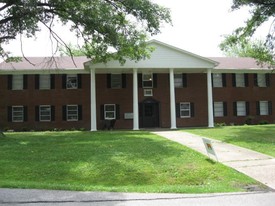 735 Banta Ave Apartments