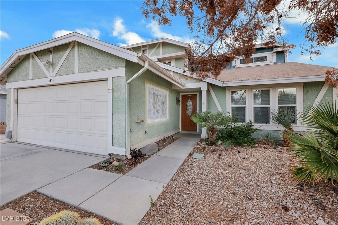 4351 Satinwood Dr in Las Vegas, NV - Foto de edificio