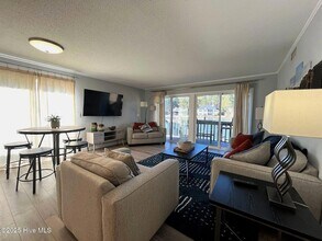 250 Sugar Gum Ln, Unit 104 in Pinehurst, NC - Foto de edificio - Building Photo