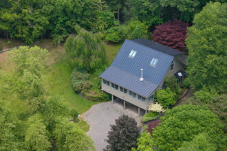 59 Macdaniel Rd in Bearsville, NY - Foto de edificio - Building Photo