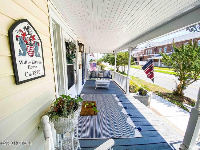 908 Bridges St in Morehead City, NC - Building Photo - Building Photo