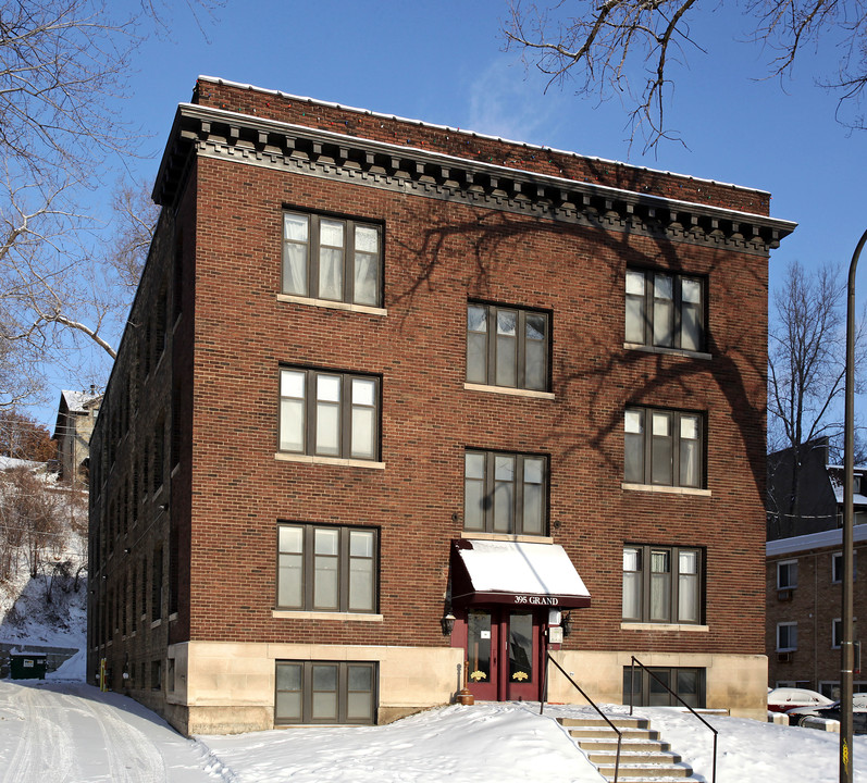 395 Grand Ave in St. Paul, MN - Building Photo