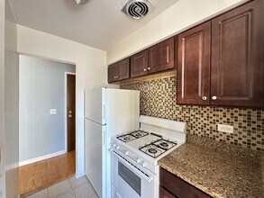 5820 N Sheridan Rd in Chicago, IL - Building Photo - Building Photo