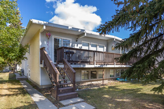 130 8 Av SW in High River, AB - Building Photo - Building Photo