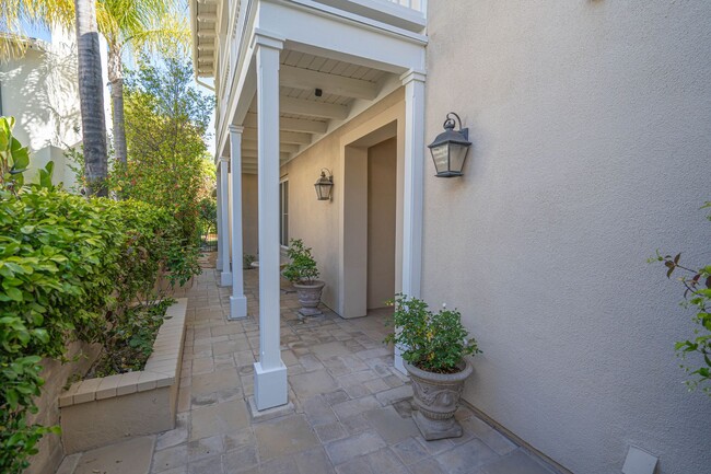 24903 Ironwood Dr in Santa Clarita, CA - Building Photo - Building Photo