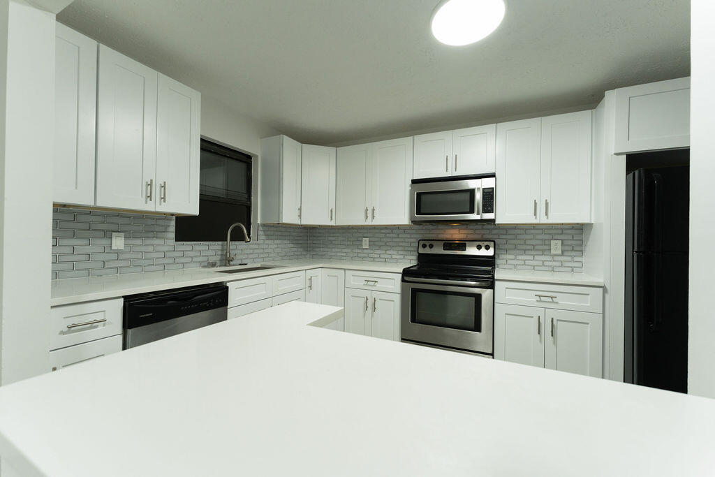 1181 SW Sarto Ln in Port St. Lucie, FL - Building Photo
