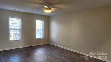 110 Steam Engine Dr in Mooresville, NC - Building Photo - Building Photo