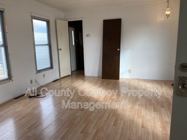 property at 954 N McCue St