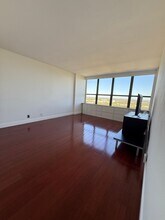 780 NE 69th St, Unit 2506 in El Portal, FL - Foto de edificio - Building Photo