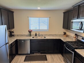 1038 White Tail Ln in Montrose, MN - Building Photo - Building Photo