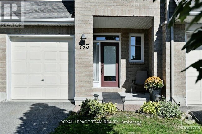 793 Hazelnut Crescent in Ottawa, ON - Building Photo - Building Photo