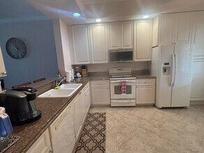 15 Harbour Isle Dr W in Fort Pierce, FL - Building Photo - Building Photo