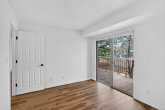 2575 S Syracuse Way in Denver, CO - Building Photo - Building Photo