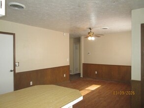 1321 Navajo Trail in Plainview, TX - Building Photo - Building Photo