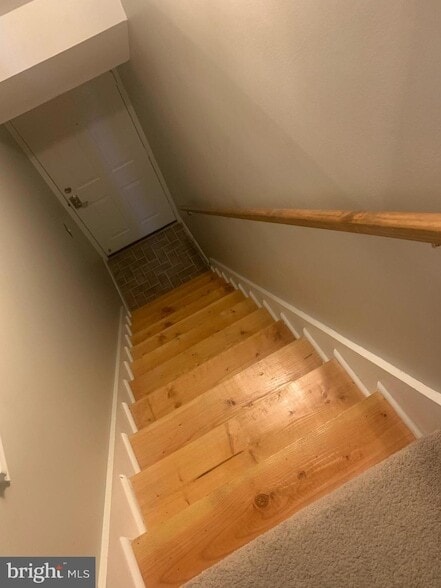 5700 Chapman Mill Dr in North Bethesda, MD - Building Photo - Building Photo