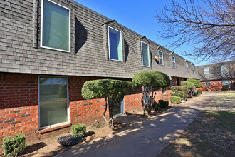 Barkley Townhouse Apartments in Norman, OK - Foto de edificio - Building Photo