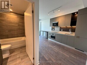 39 Mary St in Barrie, ON - Building Photo - Building Photo