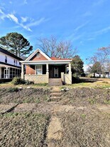 611 3rd Ave SW in Decatur, AL - Building Photo