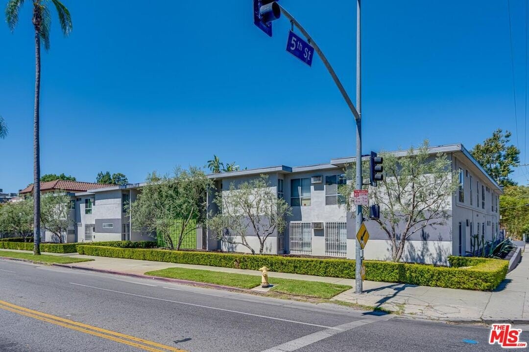 505 S Wilton Pl in Los Angeles, CA - Building Photo