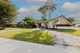 7860 SW 173rd Terrace in Palmetto Bay, FL - Building Photo - Building Photo