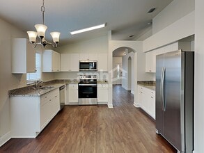 10618 Egret Haven Ln in Riverview, FL - Foto de edificio - Building Photo