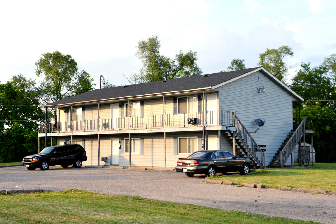 708 Joshua Ct in Carlisle, OH - Foto de edificio