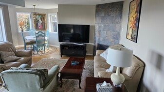 3722 Overlook Dr in Nanaimo, BC - Building Photo