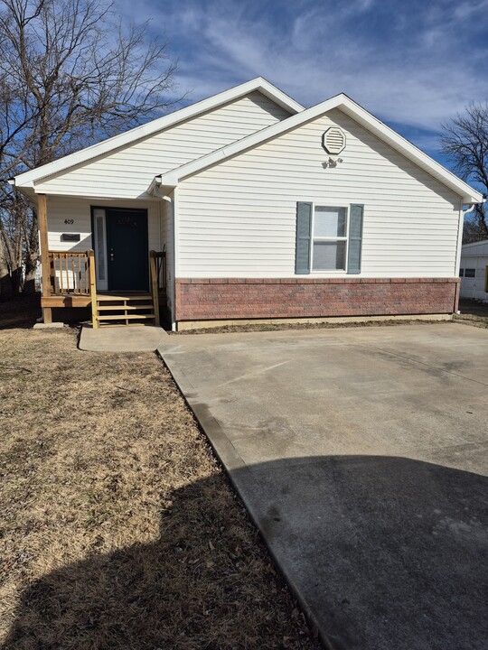 409 Franklin St in Warrensburg, MO - Building Photo