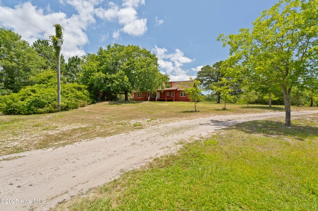 521 NC-172 in Hubert, NC - Building Photo - Building Photo