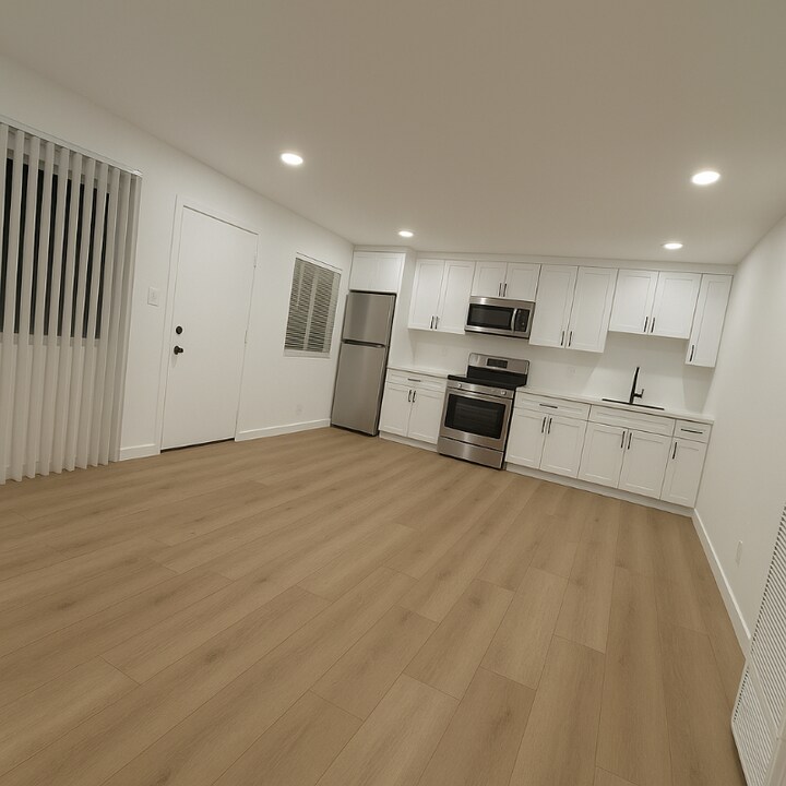 331 W Windsor Rd in Glendale, CA - Building Photo