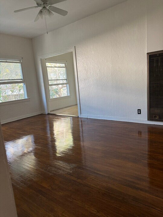 2025 Cheremoya Ave in Los Angeles, CA - Building Photo