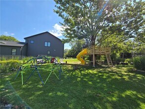 24654 Hawthorne Dr in Beachwood, OH - Building Photo - Building Photo