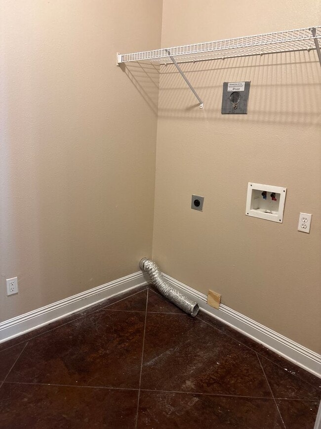 918 E Railroad St in Gulfport, MS - Building Photo - Building Photo