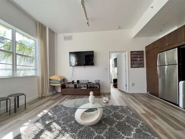 935 Euclid Ave in Miami Beach, FL - Building Photo - Building Photo