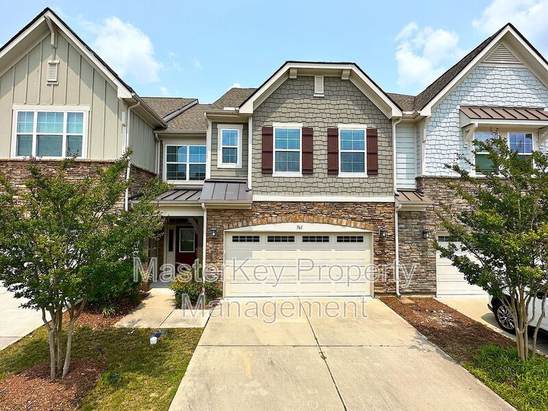 761 McRae Rd in Cary, NC - Foto de edificio