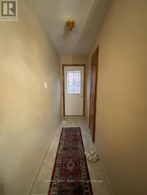 8 Marcel Rd in Toronto, ON - Building Photo - Building Photo