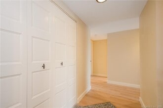 57 Brookwood Dr in Rocky Hill, CT - Building Photo - Building Photo