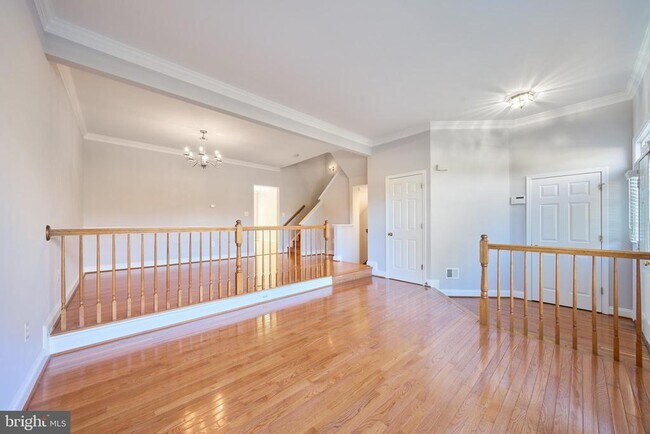 685 Springhouse Square SE in Leesburg, VA - Building Photo - Building Photo