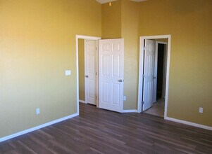8770 S Cadence Crossing Way in Las Vegas, NV - Building Photo - Building Photo