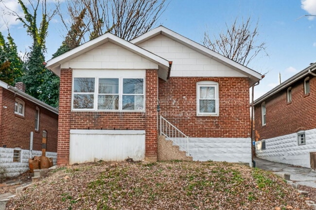 8347 Eton Pl in Jennings, MO - Building Photo - Building Photo